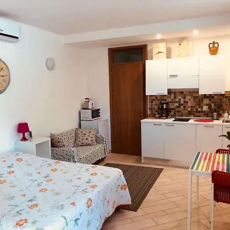 La Dolce With Free Private Parking Daire