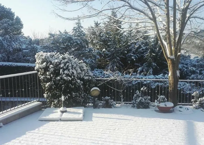 La Dolce With Free Private Parking